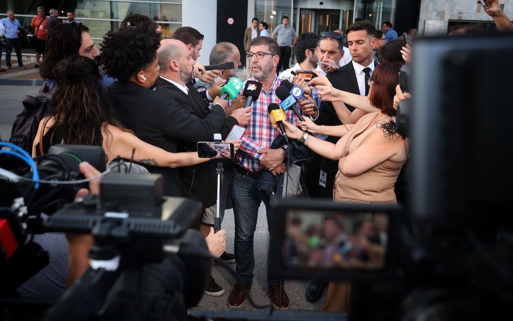 Fernando Pereira, presidente del Frente Amplio, en su llegada al comando para esperar los resultados