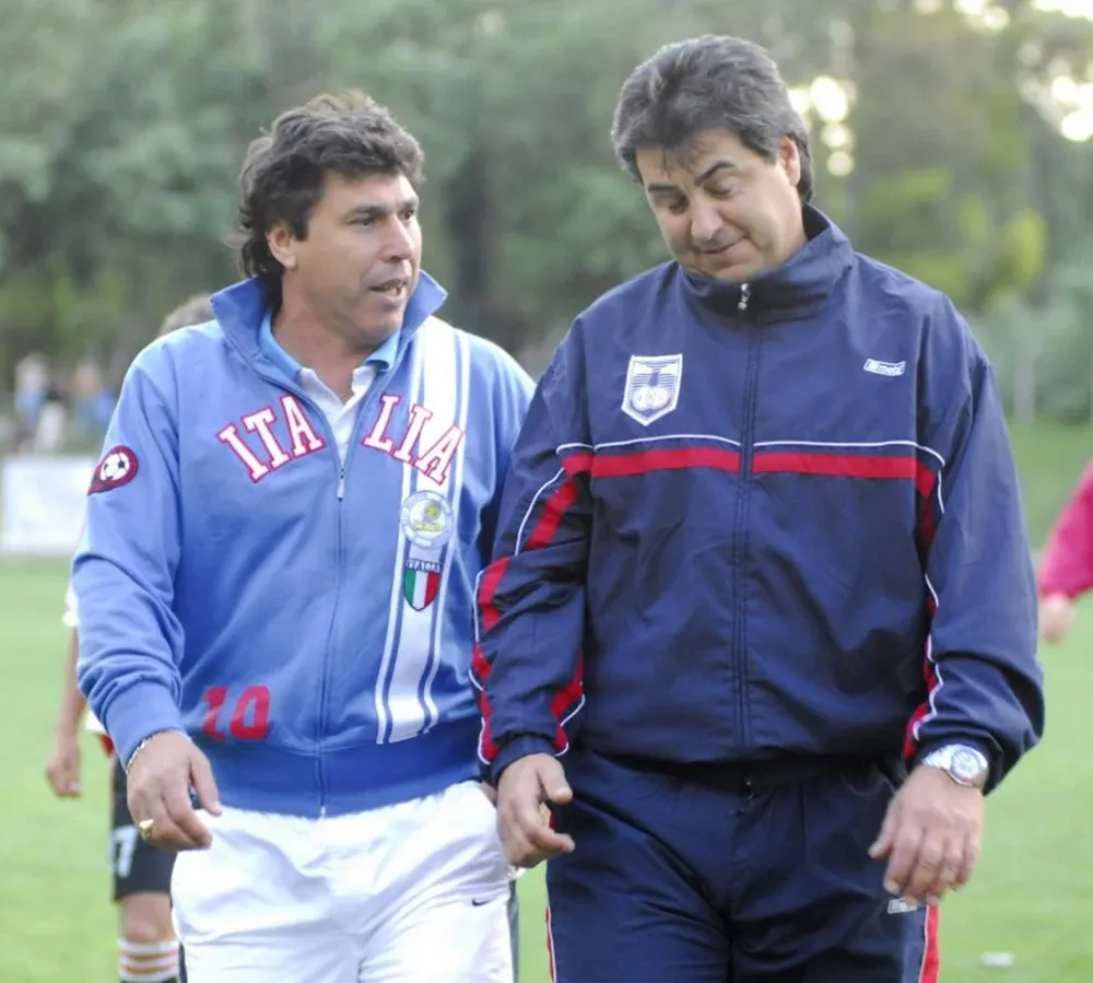 Campera de Italia con el Polilla Da Silva que tenía el equipo de su club