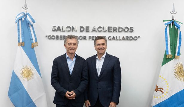 Mauricio Macri y Leandro Zdero en la Casa de Gobierno de Chaco. El líder del PRO luego se fue a su acto partidario.