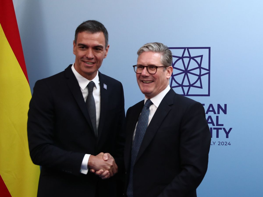 El presidente de España, Pedro Sánchez y el primer ministro británio, Keir Starmer.
