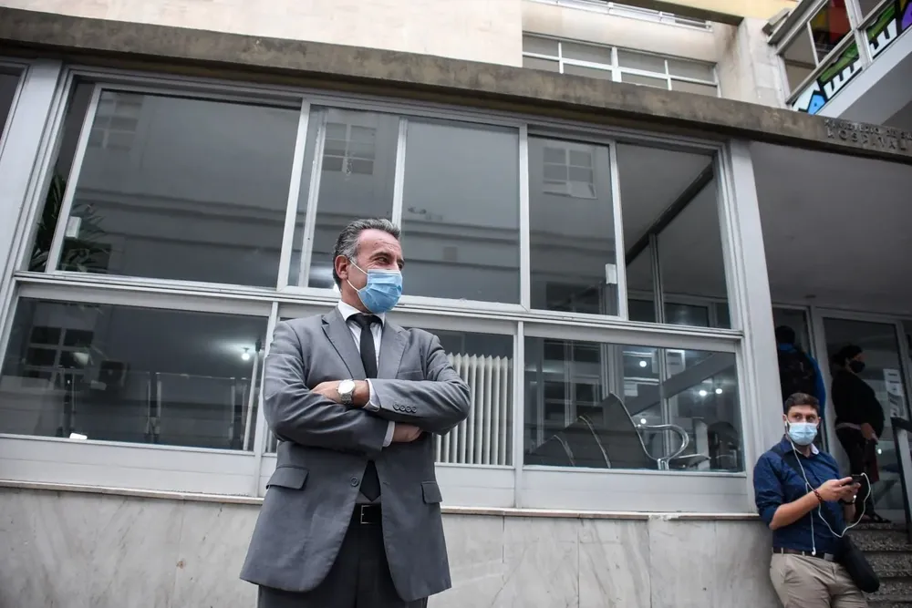 No especulen. Estoy con ustedes, escribió el ministro tras anunciar que estaría ausente de la red social