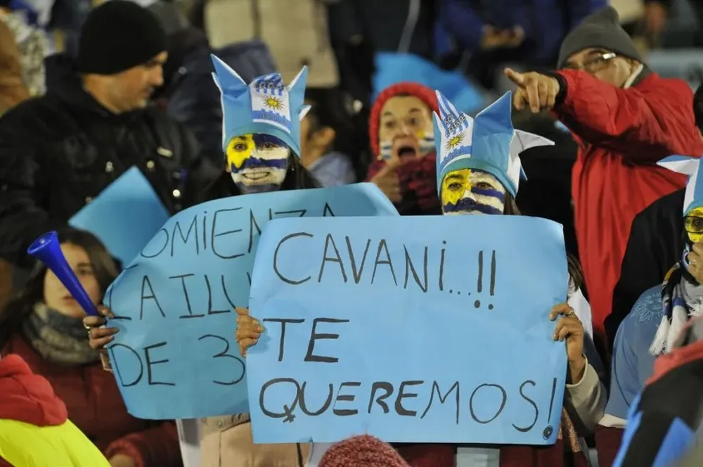 Todos abrazan a De Arrascaeta, autor de un golazo