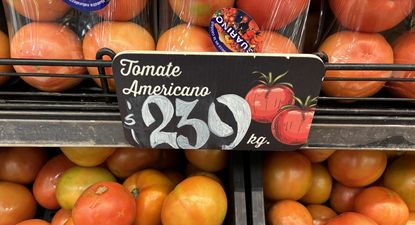Tomate: precio del kilo este lunes 27 en un supermercado del barrio Sur, en Montevideo.