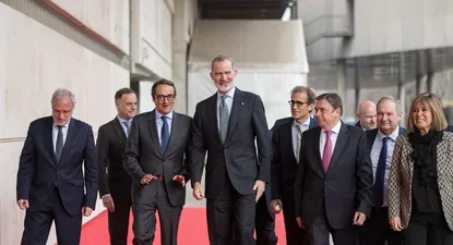 El Rey a su llegada a la feria Alimentaria-Hostelco que se celebra en la Feria de Barcelona.