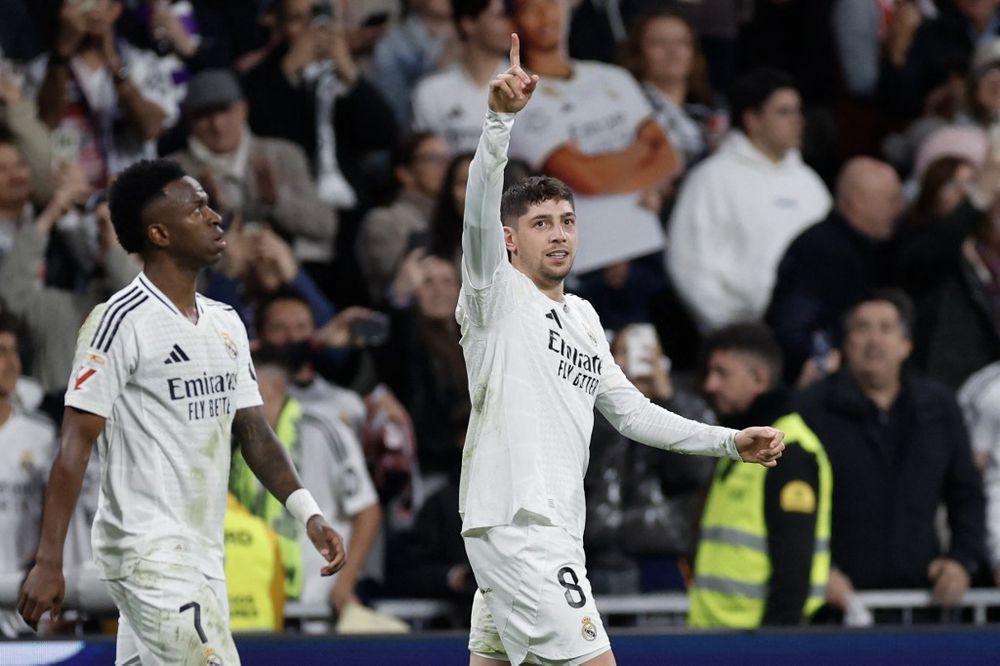 El festejo de Valverde junto a Vini El festejo de Valverde junto a Vini