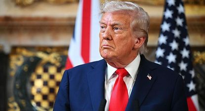 Trump dijo que podía hacer "cosas irreversibles" si los demócratas no llegaban a un acuerdo con los republicanos en el Senado.