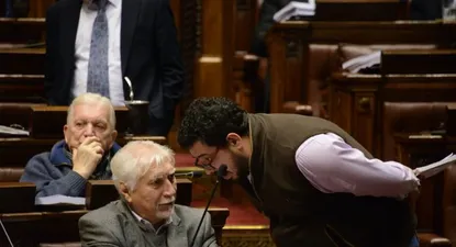 Alejandro Sánchez (MPP) y Óscar Groba (Espacio 609) durante la votación del proyecto en Diputados