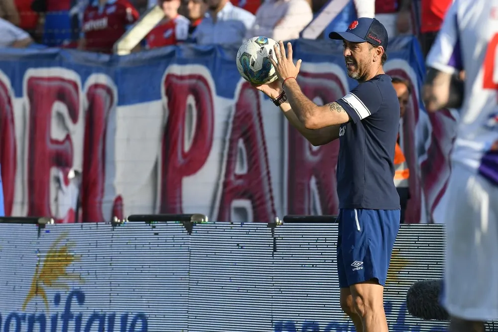 Álvaro Recoba, entrenador de Nacional