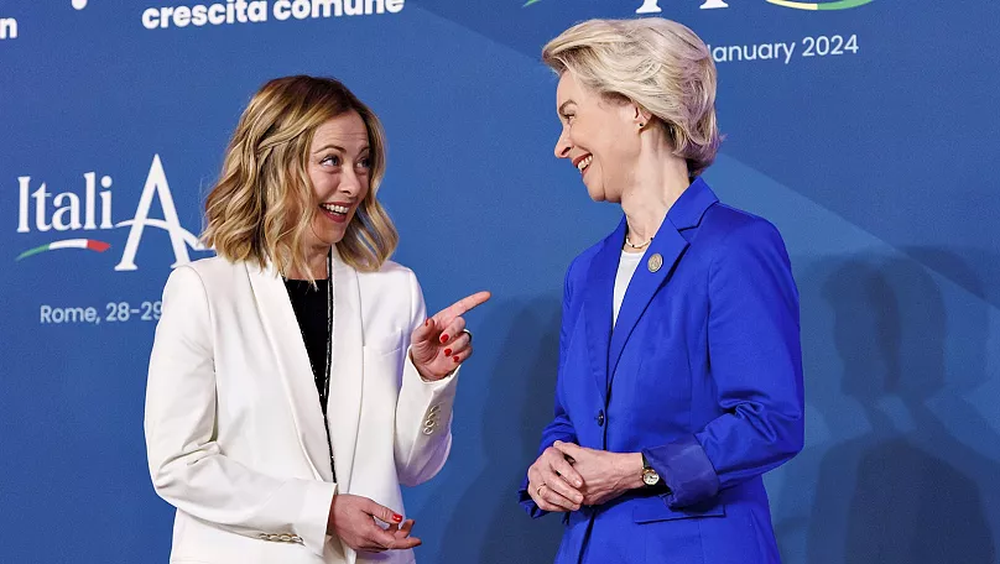 Úrsulo von der Leyen y Giorgia Meloni