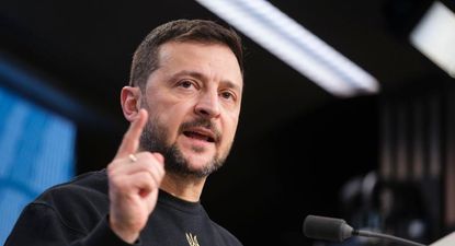 Vive en un espacio de desinformación creado por Rusia: la dura respuesta de Zelensky a Trump por cuestionar su popularidad y culpar a Ucrania de la guerra