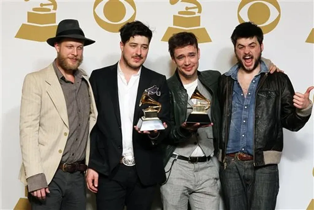 Los ingleses Mumford and Sons se llevaron el Grammy al álbum del año