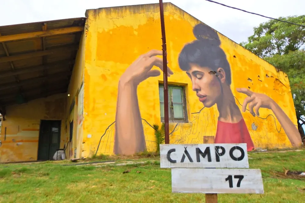 Este añó el colectivo Licuado intervino uno de los muros de Pueblo Garzón