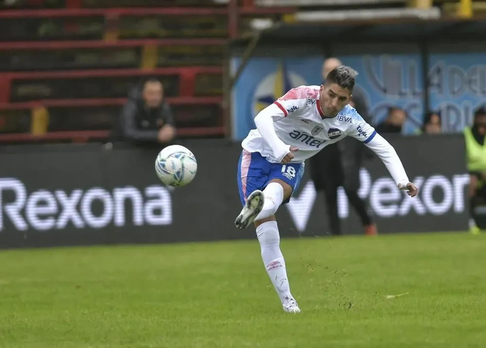 Leandro Fernández le tiene que cambiar la cara al equipo