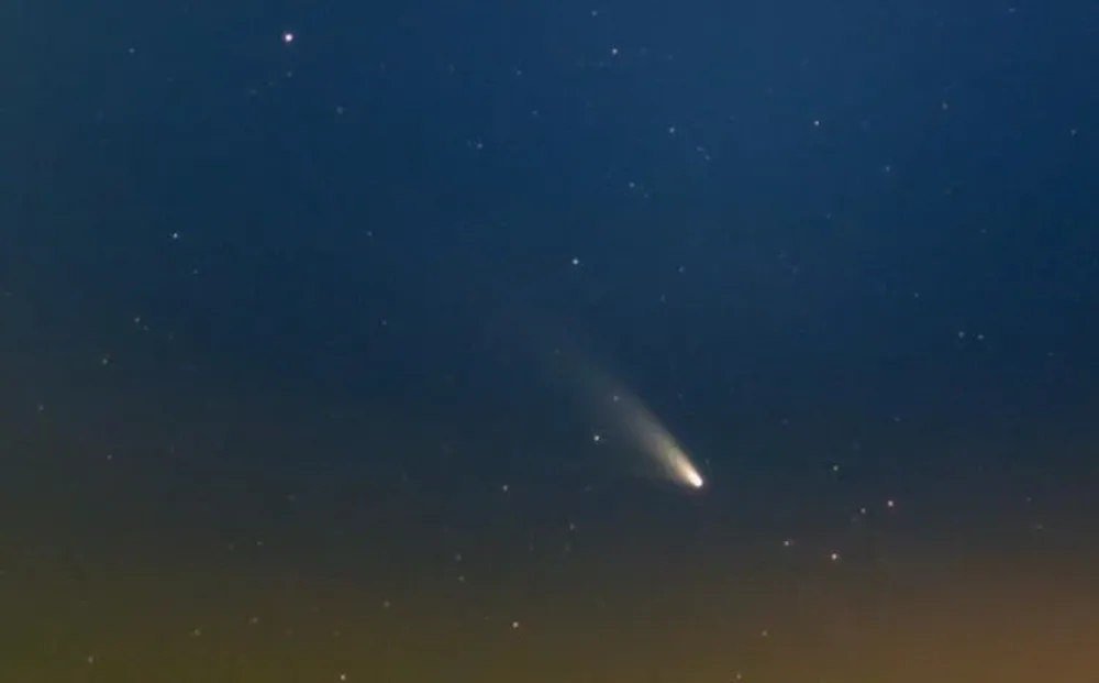 Esta imagen del cometa Panstarrs fue tomada el miércoles desde Punta Carretas, Montevideo