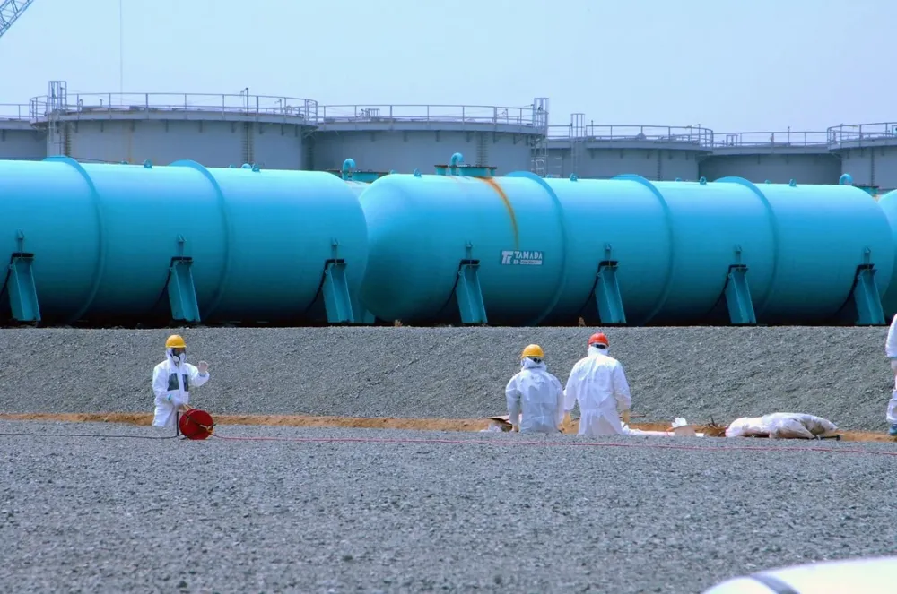 Tanques con agua contaminada de Fukushima