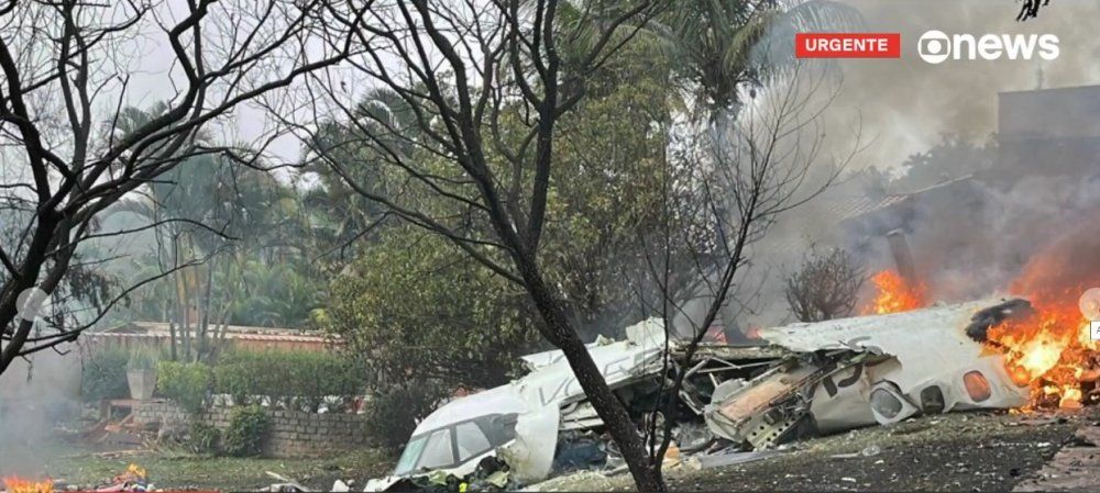 Cayó un avión en San Pablo con 62 personas a bordo