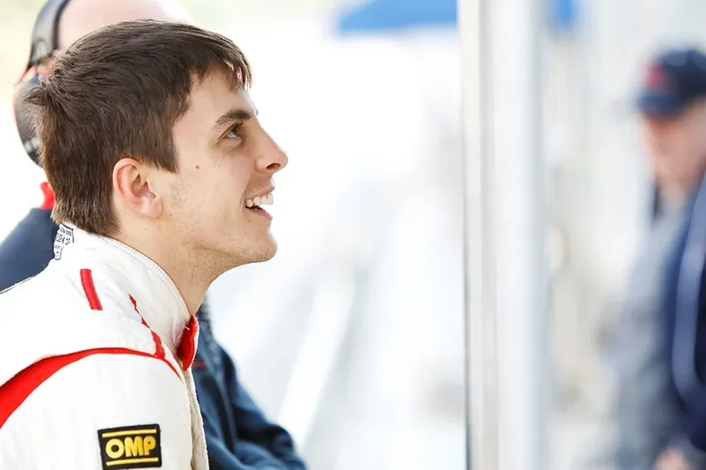 Urrutia en un momento de descanso en las pruebas de Cataluña.