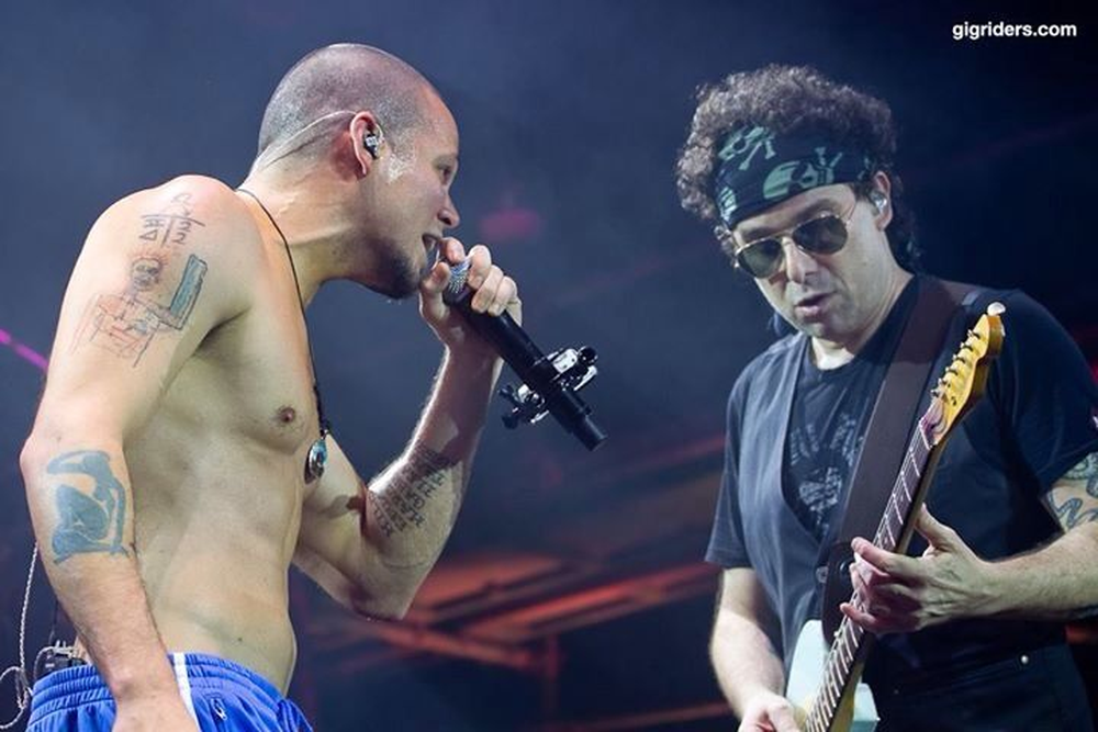 Otros tiempos, Calamaro y Residente cantando juntos