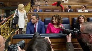 El presidente del Gobierno, Pedro Sánchez y la vicepresidenta primera y ministra de Hacienda, María Jesús Montero.