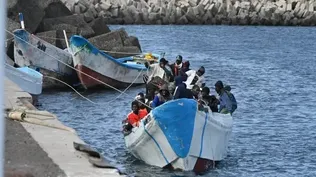 Archivo.- Varios migrantes llegan al puerto de La Restinga, a 4 de febrero de 2024, en El Hierro, Santa Cruz de Tenerife.