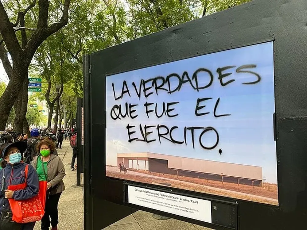 Una comisión gubernamental reveló que los mandos militares sabían del secuestro de los 43 estudiantes de Ayotzinapa en 2014.