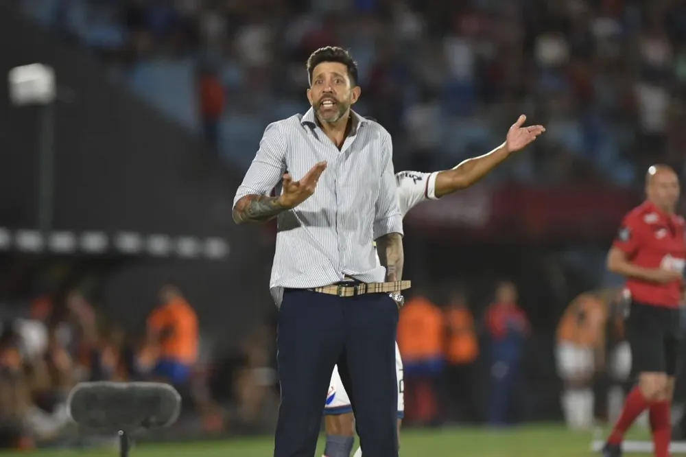 Jorge Bava, DT de Liverpool