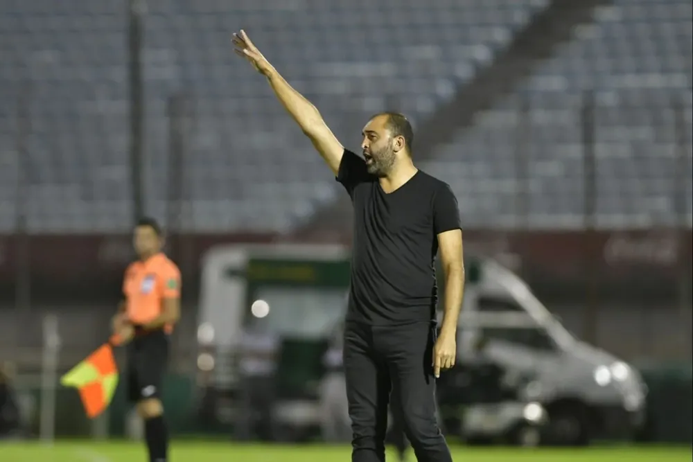 Méndez en la semifinal con Rentistas, le quedó la espina