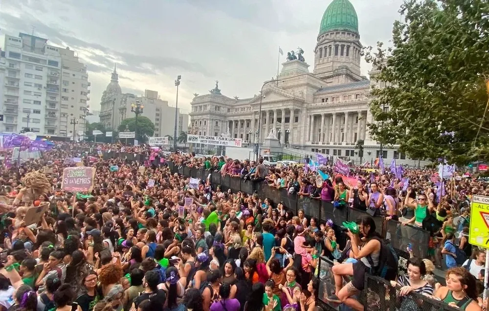 En un nuevo 8M el colectivo de mujeres se manifestó en las calles: honramos las luchas de las trabajadoras