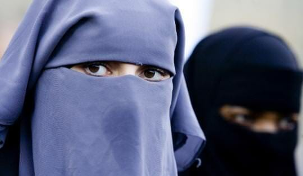 El niqab, una de las prendas obligatorias para las mujeres según el Islam.