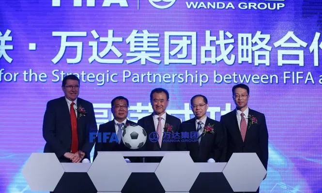 Autoridades de Wanda y FIFA