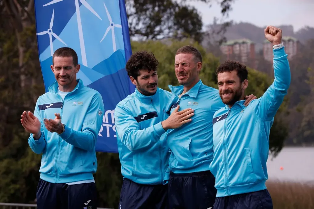 Kluver llorando en el podio