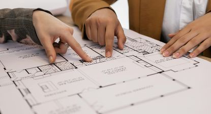 Este empleo permite a los ingenieros adaptarse y trabajar con nuevas metodologías y enfoques en construcción.