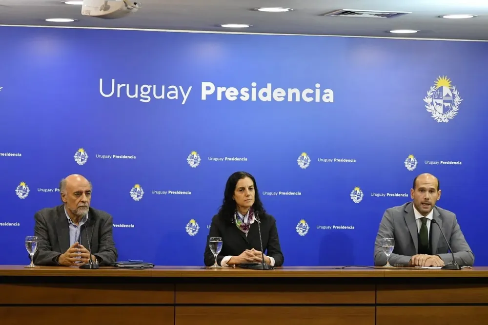 Los ministros encargados de anunciar las nuevas medidas