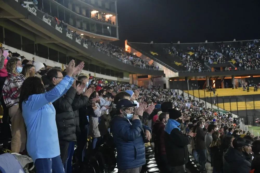 El público volvió a las canchas