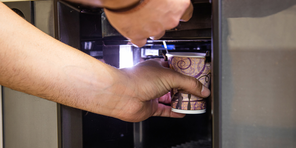 El café deberá salir sin azúcar de las máquinas de vending.