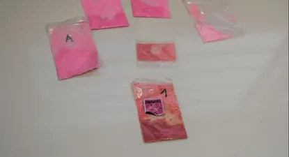 Sobres con tucibi o cocaína rosada