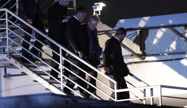 Lula llegando a Curitiba para entregarse