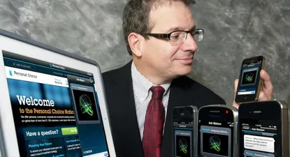 Steven Gold, vicepresidente de Watson, con el nuevo producto