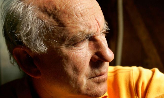 Yvon Chouinard se describe como un "dirtbag", un término que entre los montañistas se refiere a alguien que valora más su tiempo que el dinero y pasa la mayor parte de ese tiempo haciendo el deporte que lo apasiona.