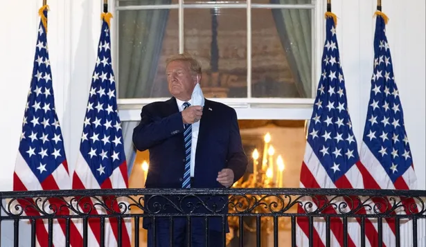 Trump llegó a la Casa Blanca, se sacó el tapabocas y así fue la respuesta de Biden
