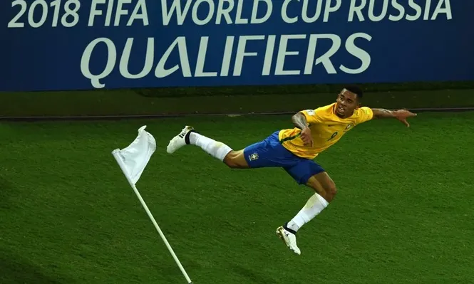 Gabriel Jesus festeja el gol que marcó ante Bolivia.