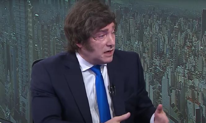Javier Milei abordó varios temas: su relación con los gobernadores, las acusaciones de corrupción en su entorno y las críticas sobre la violencia política.