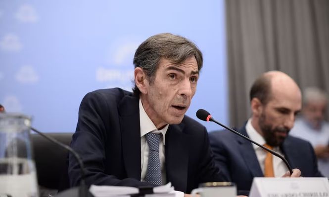 El Gobierno prevé inversiones en energía por más de US$15.000 millones pero alerta sobre posibles cortes en el verano