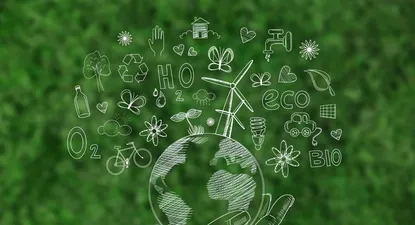 La economía circular es un paradigma que promueve la producción de bienes y servicios de manera sostenible, reduciendo el consumo, el tiempo, las fuentes de energía y los desperdicios