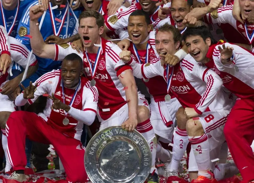 Lodeiro festeja el campeonato con sus compañeros