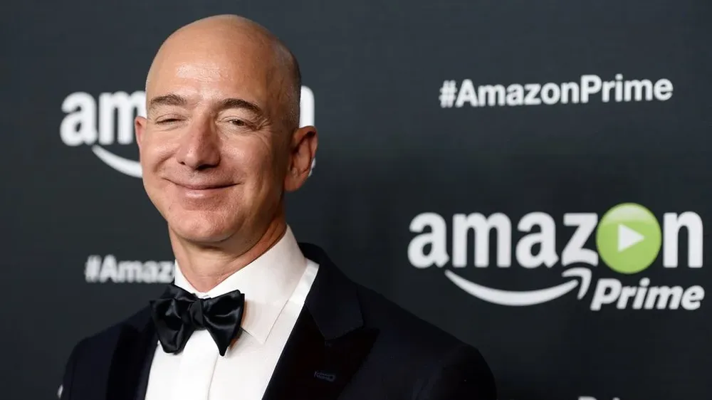 Jeff Bezos, fundador de Amazon, es considerado como el hombre más rico del planeta.