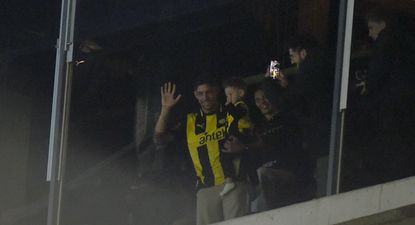 Federico Valverde con su hijo Bautista en el Campeón del Siglo