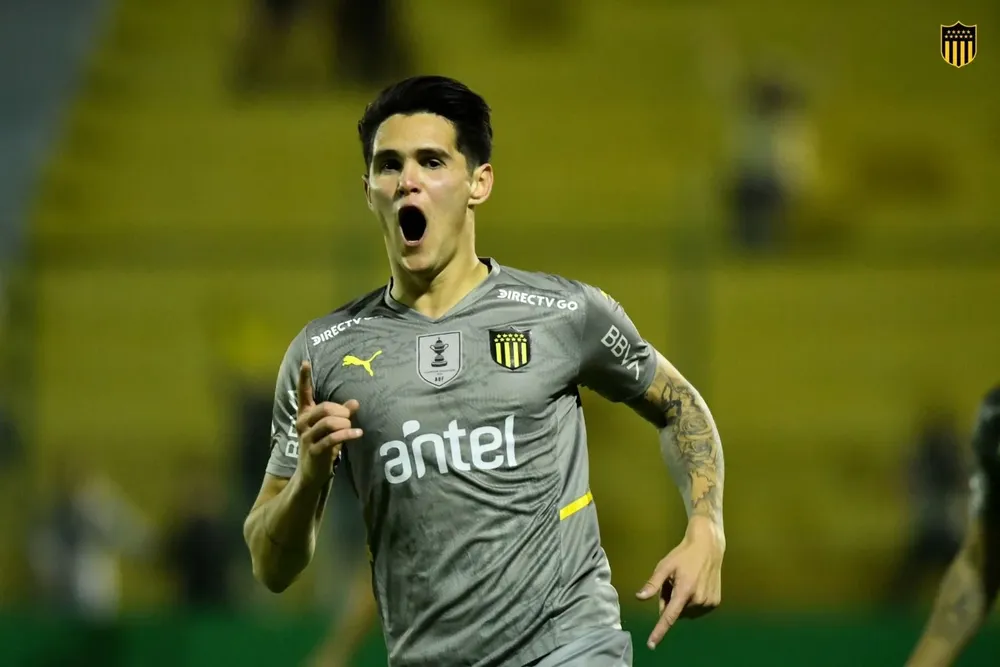 Ruben Bentancourt, el delantero abrió el camino del triunfo