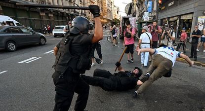 La manifestación dejó cerca de 120 personas detenidas.