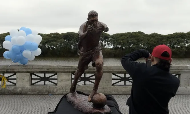 La estatua de Messi fue inaugurada en el Paseo de la Gloria